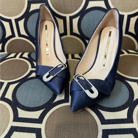 EUC | Sticcato | Elegant Blue Satin Pumps - Picture 8 of 13